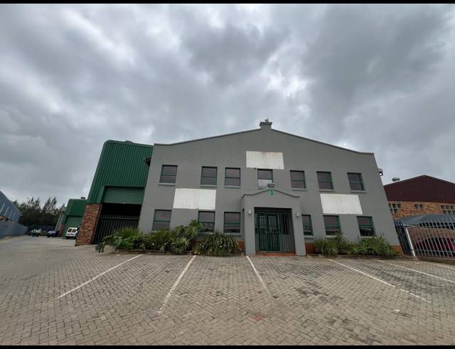 300M² WAREHOUSE TO LET IN LASER PARK